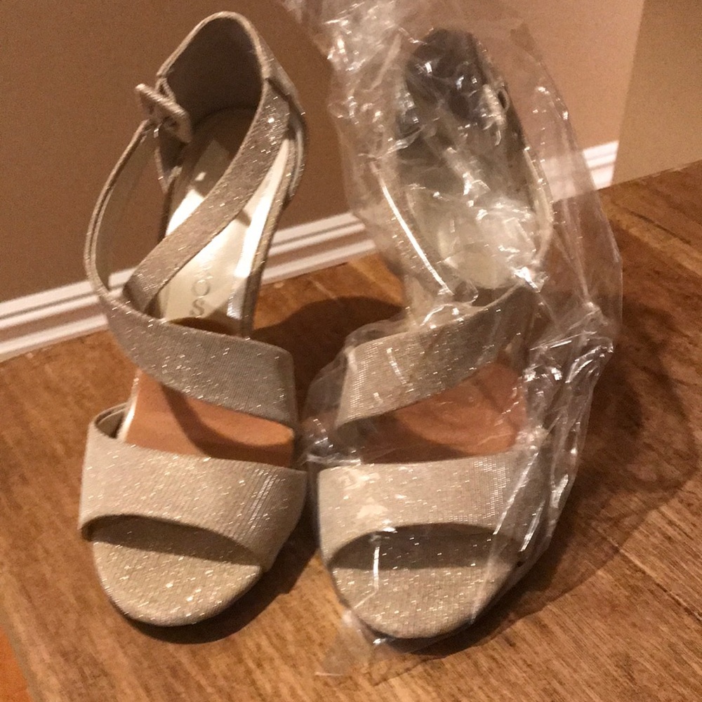Dress shoes